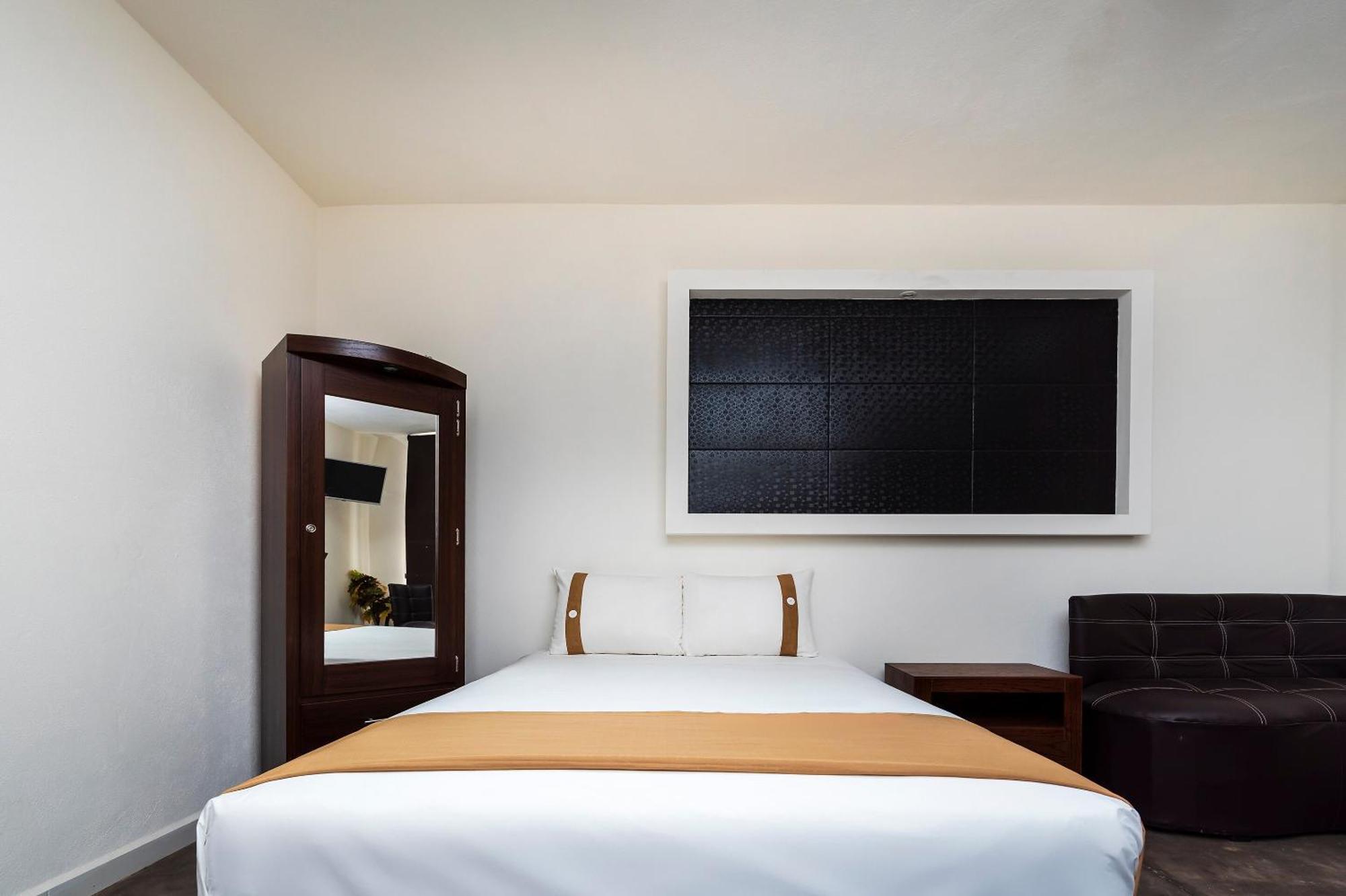 Capital O Hotel Joyma Suites, San Luis San Luis Potosí Dış mekan fotoğraf